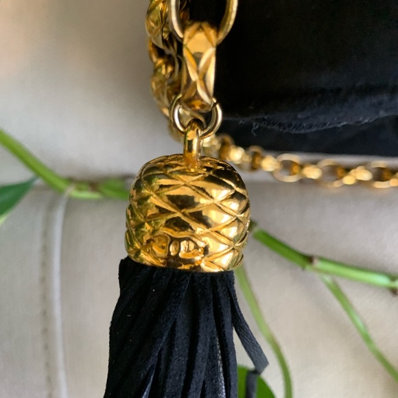 Chanel RARE 1980s Bijoux Black Suede Camera Bag - Picture 4 of 16